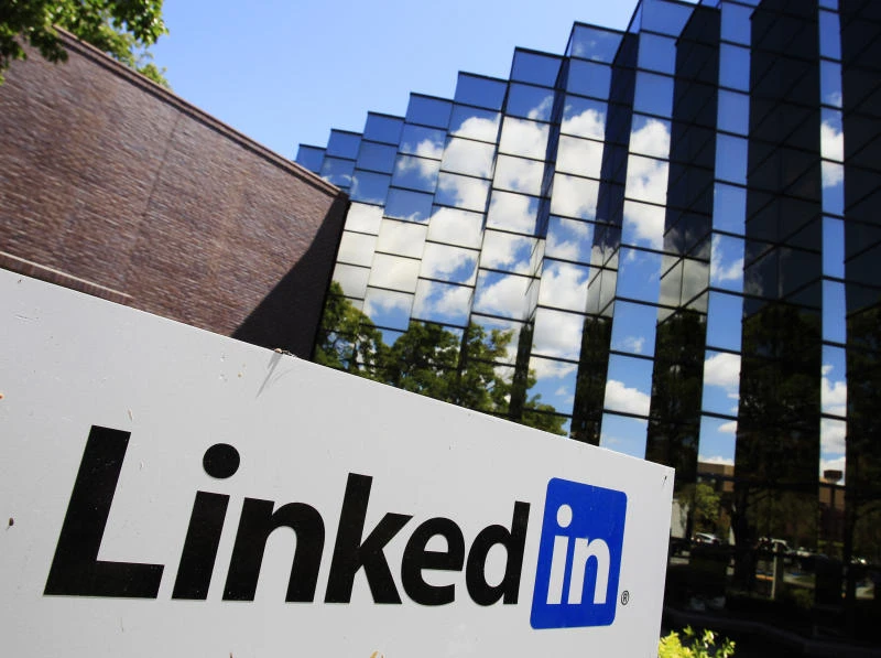 LinkedIn posts Q1 loss as executives focus on long term