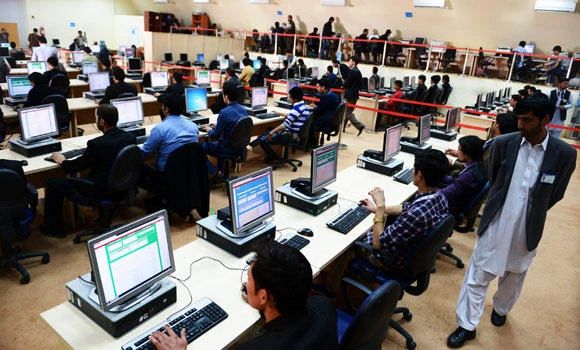 Afghan election body sacks thousands