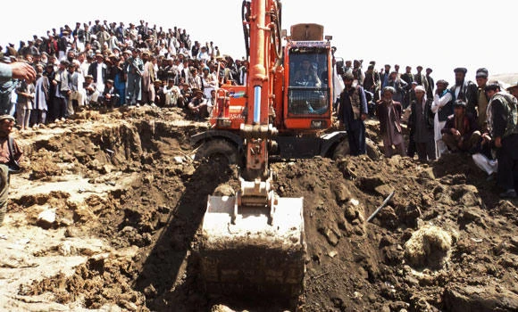 Kabul observes mourning day for victims of landslide