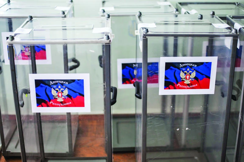 Paris, Berlin warn Moscow over Ukraine vote