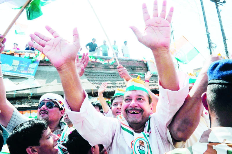 Congress says will form govt; BJP attacks Election Commission