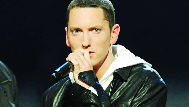 Sorry mom! Eminem apologizes in new video