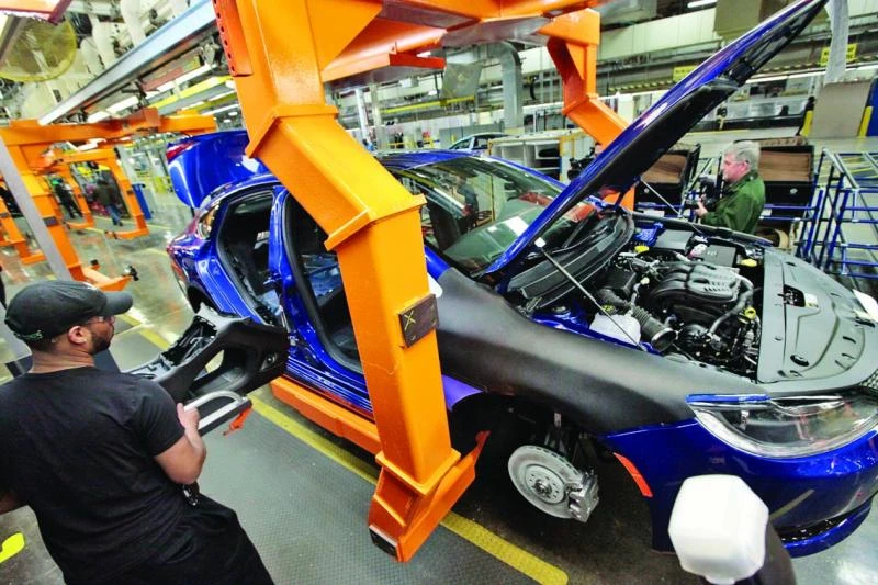 Chrysler reports $690 million first quarter loss