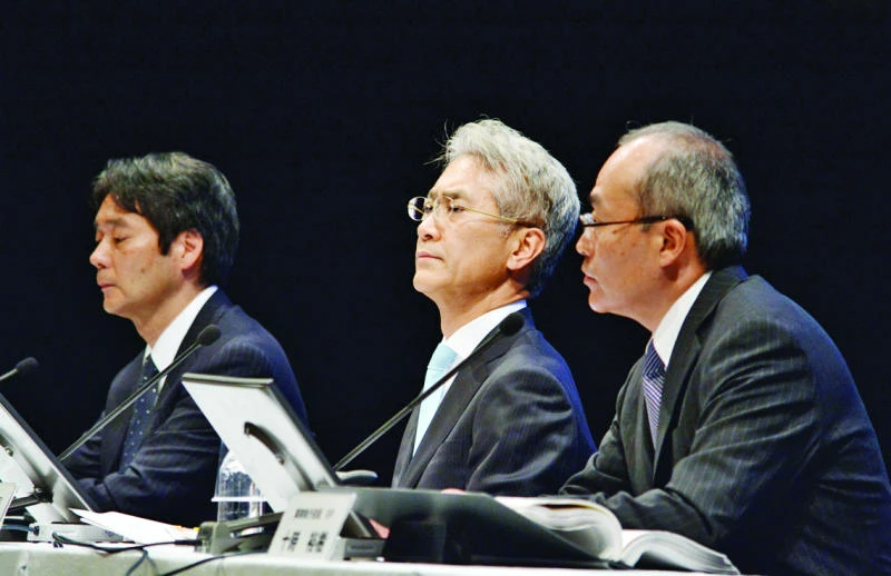 Sony to stay in red after posting $1.26 billion loss