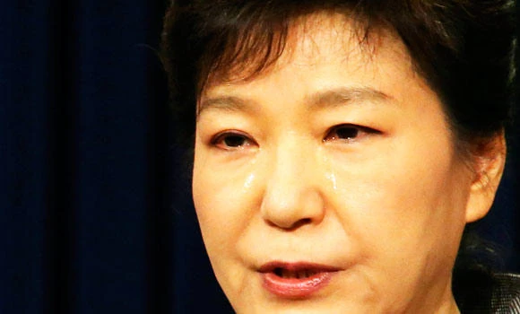 Korean ferry victims’ kin criticize president’s apology
