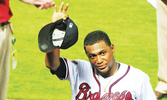 Braves make it 3 in a row against slumping Brewers