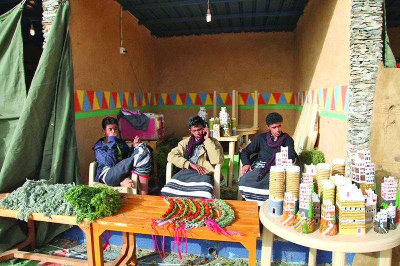 Asir seeks investors for souvenir shops