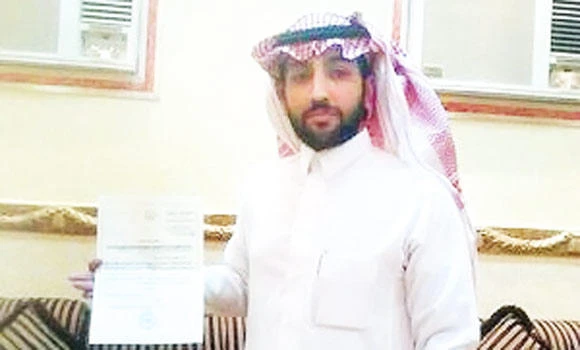 Saudi hero saves 2 children from fire
