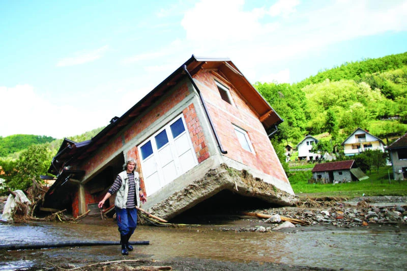 Massive clean-up in Balkans after flood of the century