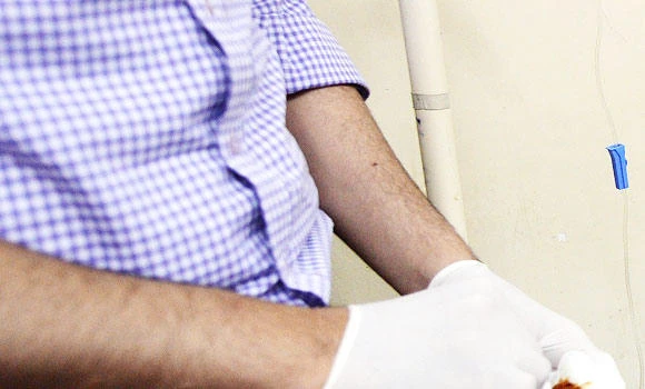 Hefty fine for govt doctors working in private clinics
