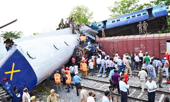 Death toll rises in India train crash