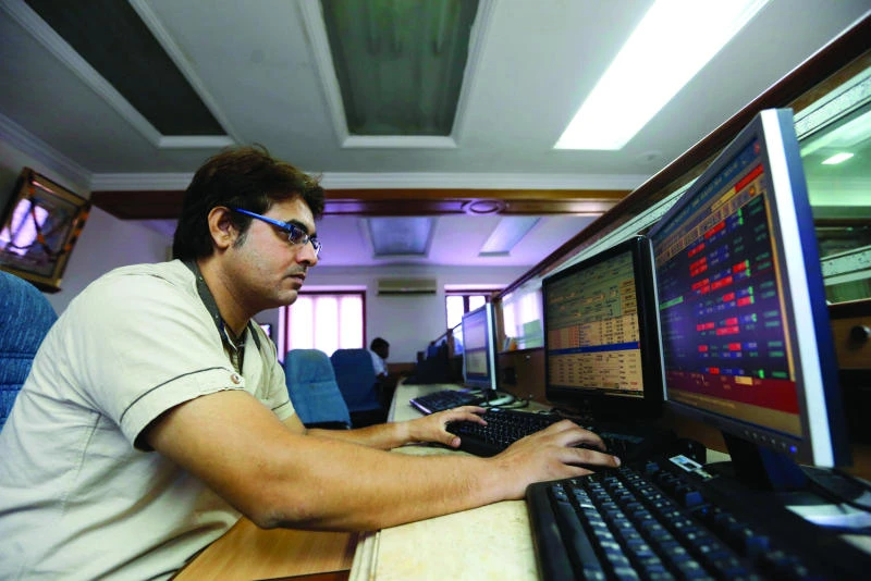 India rupee sees worst fall in over two months