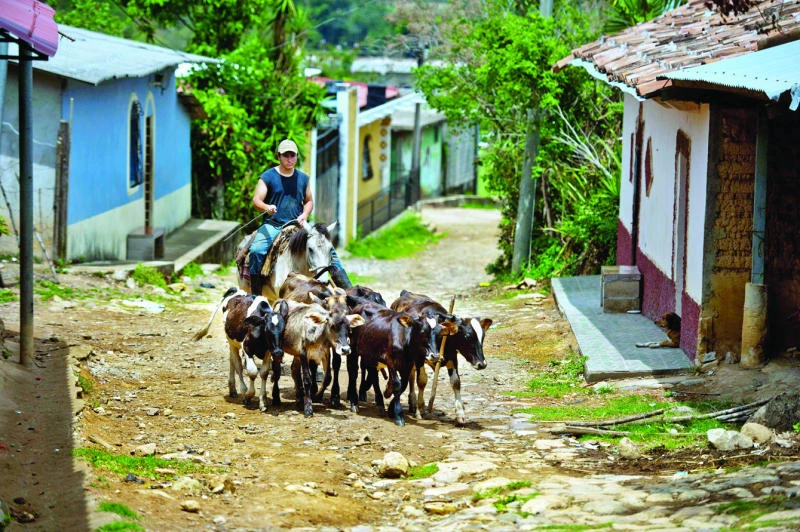 American dream beckons to Salvadoran emigrants