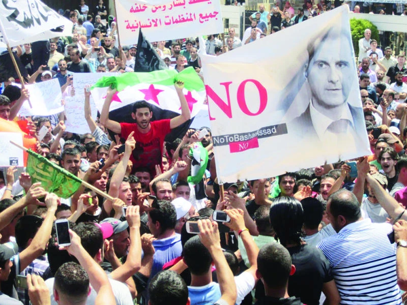 Thousands flee Syrian cities ahead of polls