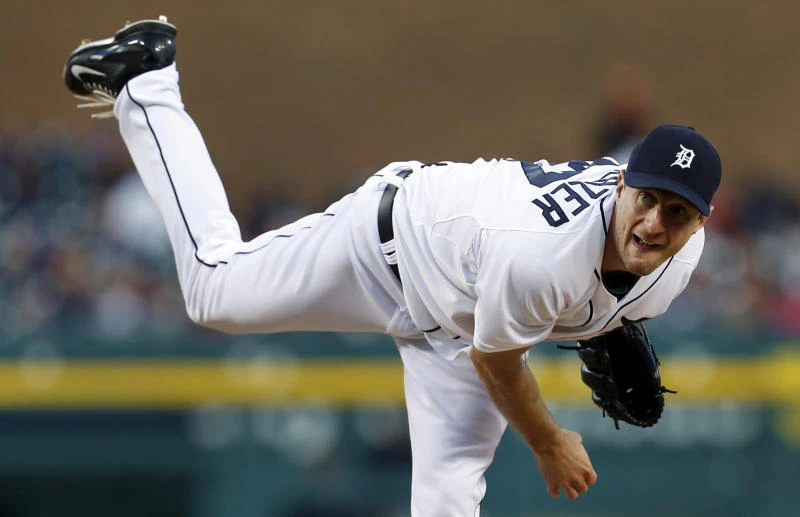 Scherzer sizzles to lead Tigers past Astros 2-0