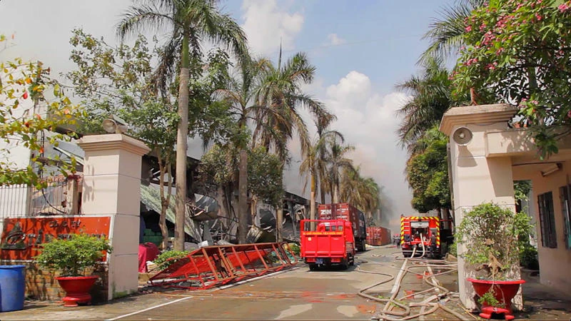 More than 20 dead as anti-China riots spread in Vietnam