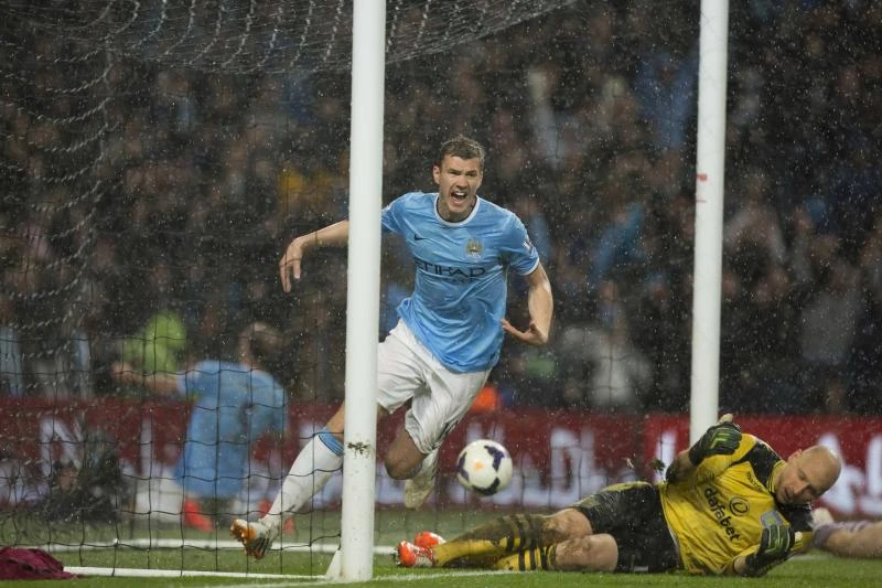City on brink of Premier League title