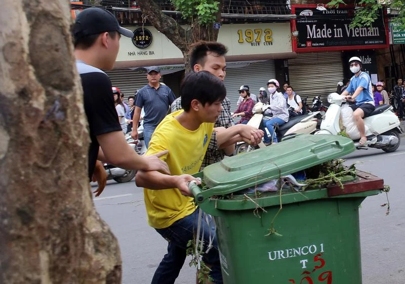 Vietnam clamps down on anti-China protests