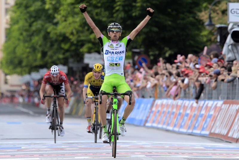 Pirazzi sprints to stage; Quintana still in pink