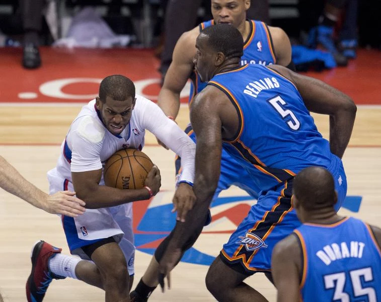 Clippers rally to stun Thunder, tie series