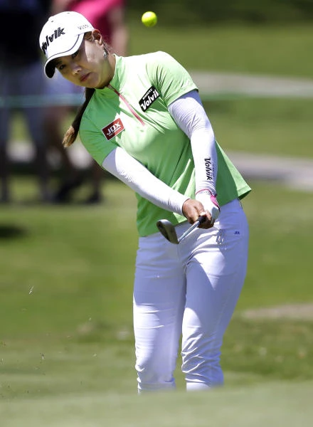 Lee, Lewis co-leaders going into LPGA Shootout final round
