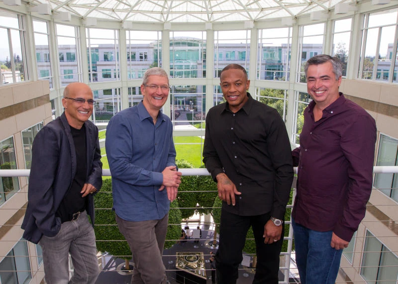 Apple buys music star Beats for $3 bn