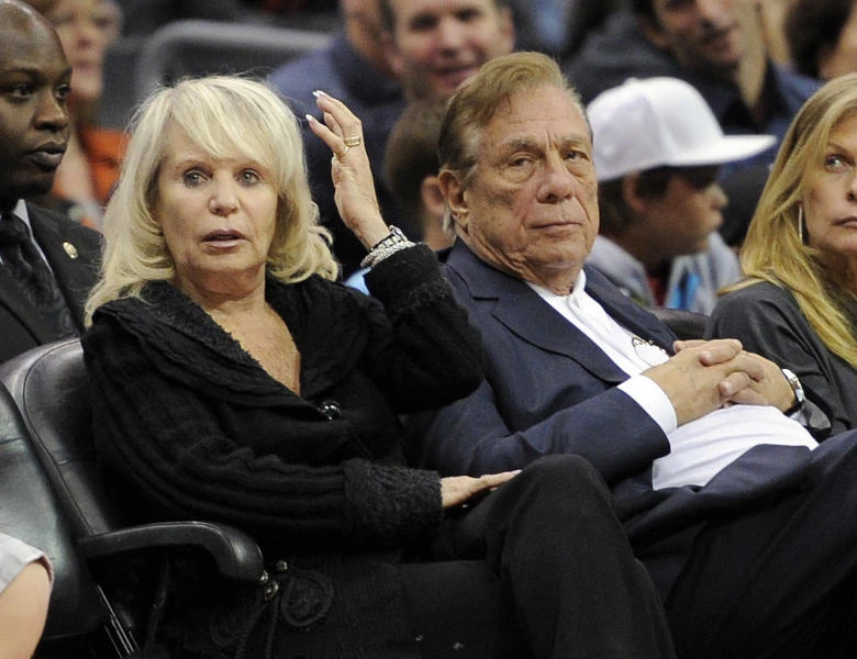 Shelly Sterling agrees to sell Clippers to Ballmer