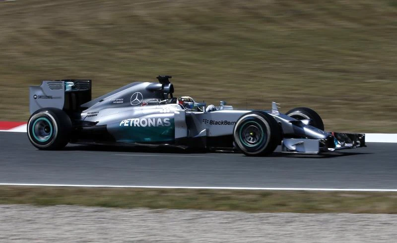 Vettel sputters out of practice; Hamilton fastest