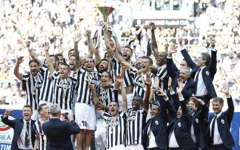 Juventus wraps up record 102-point scudetto
