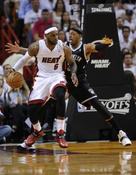 Heat, Spurs score contrasting wins to reach finals