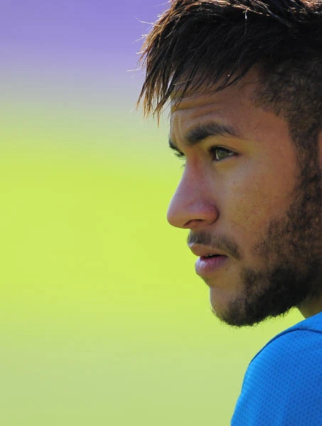 Neymar, Pique, Alba back for Barca title decider