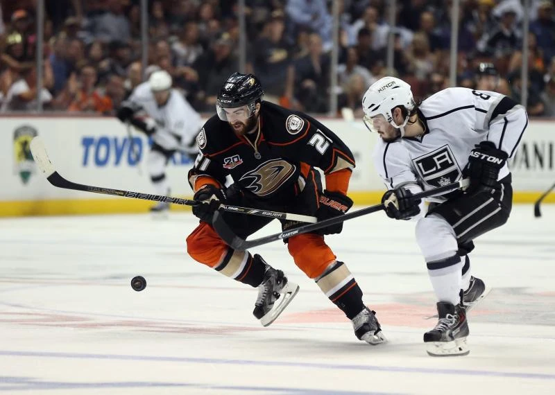 Kings rule over Ducks, reach West finals
