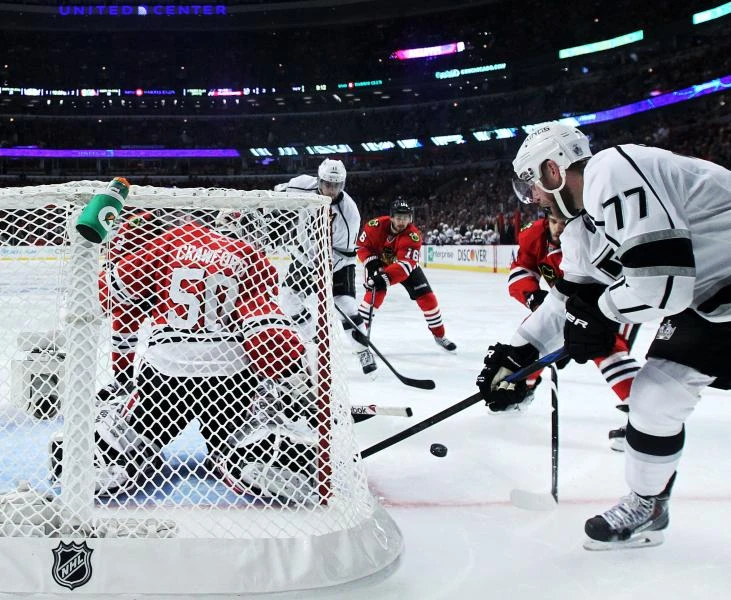 Carter scores three as Kings rally to level series