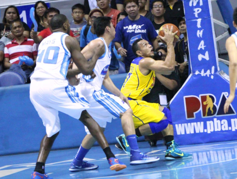 Castro leads Talk 'N Text to Game 2 victory
