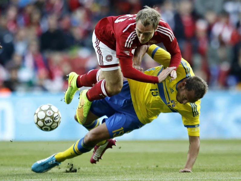 Denmark edges past Sweden