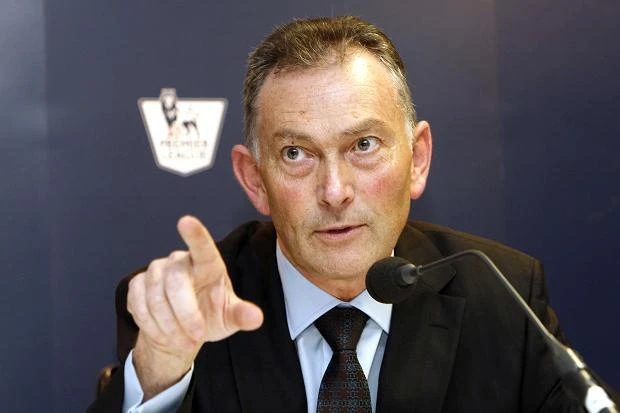 ‘Scudamore must review his position’