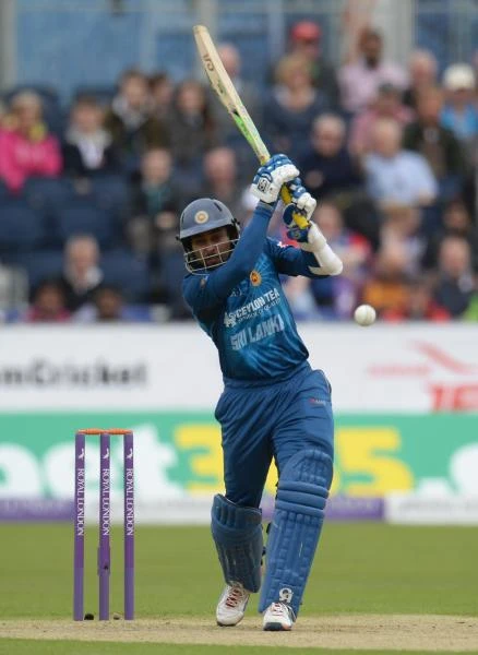 Sri Lanka hammers pathetic England to level series