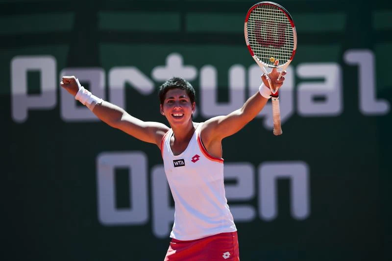 Navarro trumps Kuznetsova for Portugal title