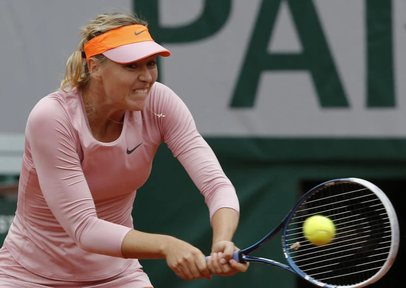 Djokovic, Sharapova shine; Nishikori stumbles out in Paris