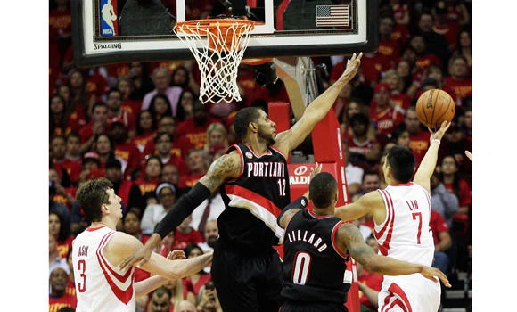 NBA: Rockets stay alive; Spurs and Raptors lead