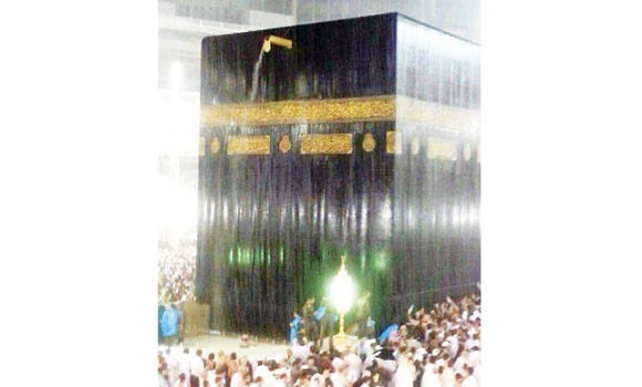 Rains wreak havoc in Makkah, Hail