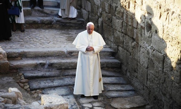 Pope to meet clergy at site of historic rivalry