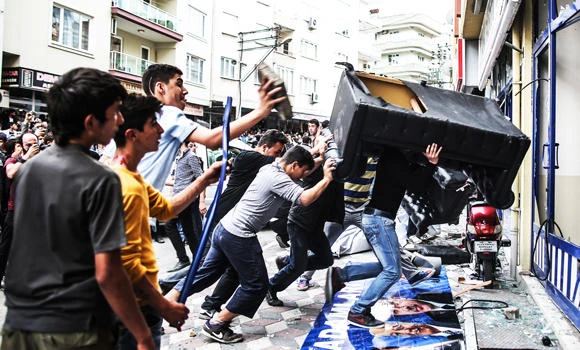 Protest erupts in Turkish town where 245 miners died