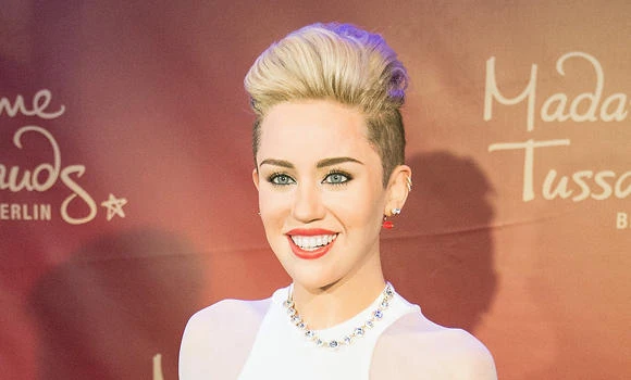 Miley Cyrus’ car, jewelry stolen