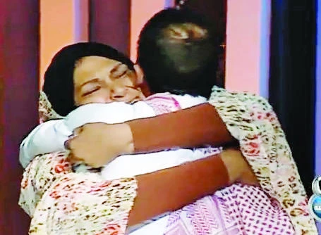 Man reunited with mom he never saw