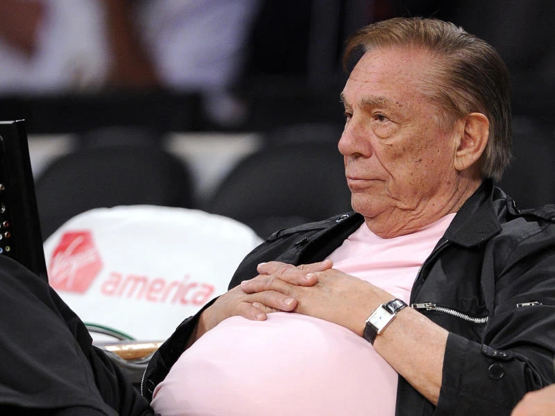 Donald Sterling agrees to sell Clippers