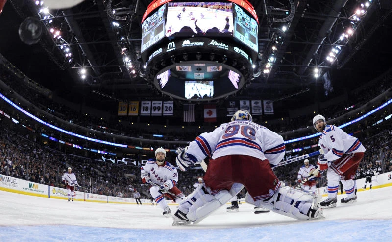 Williams puts LA Kings past Rangers in OT in Stanley Cup opener