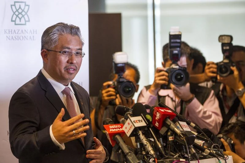 Malaysia Airlines to slash 6,000 jobs in survival bid