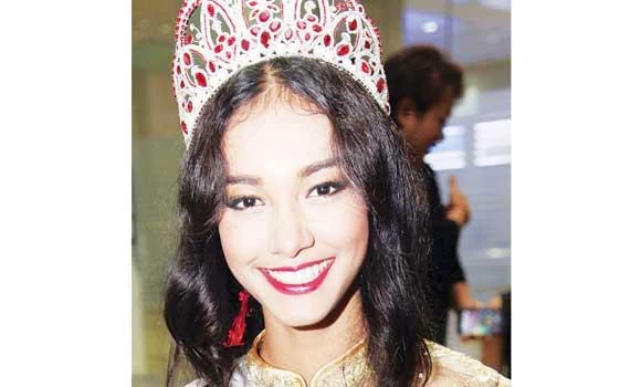 Dethroned Myanmar beauty queen ‘runs off with crown’