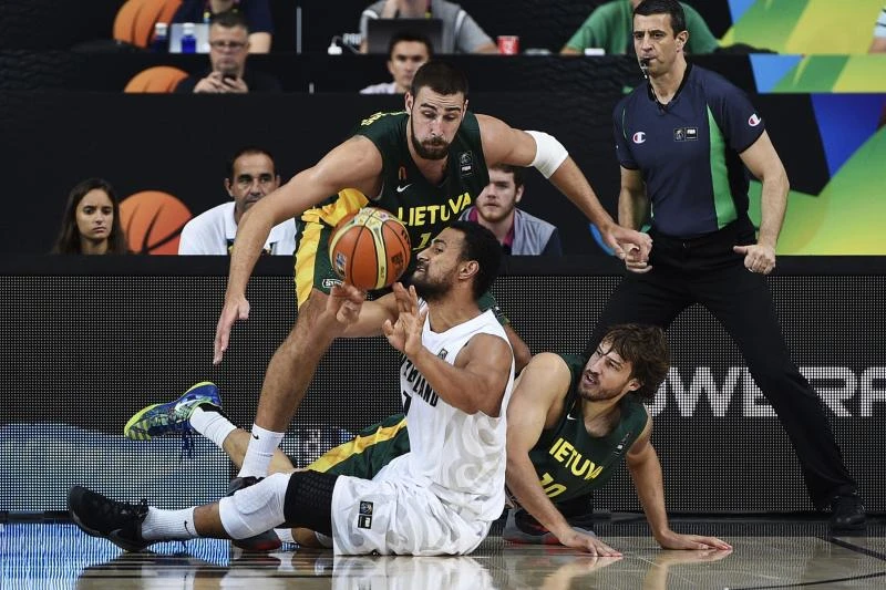 Lithuania beats New Zealand to reach quarters